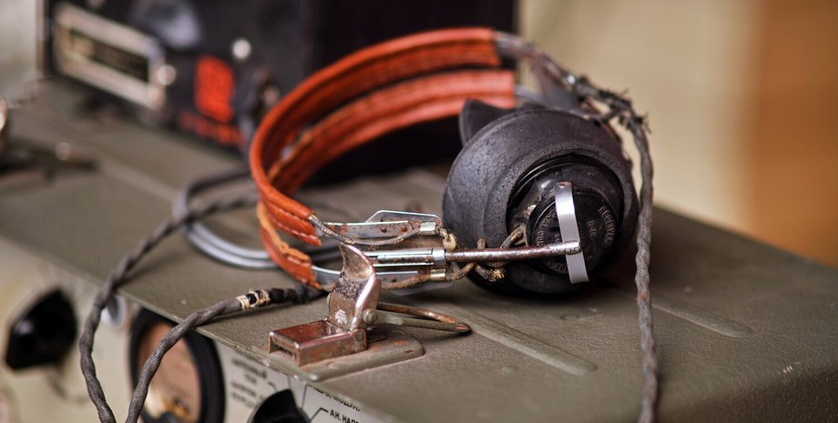 радиопередатчик