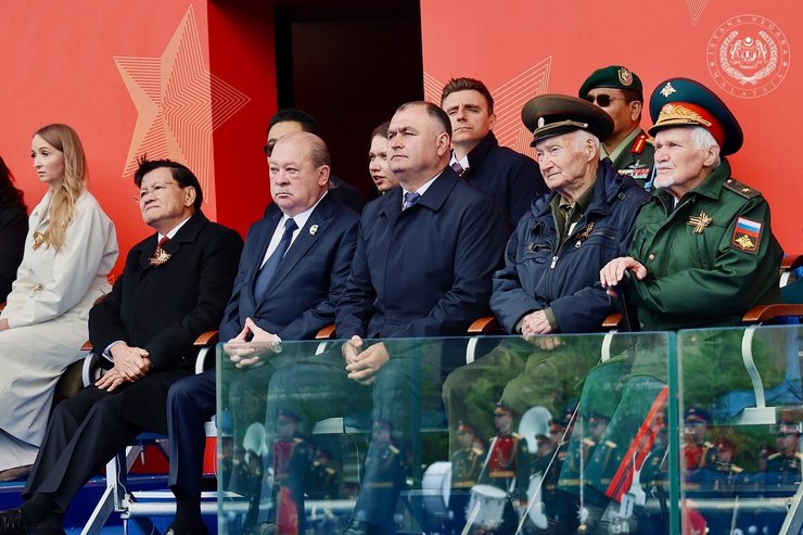 король малайзии ибрагим исмаил на параде