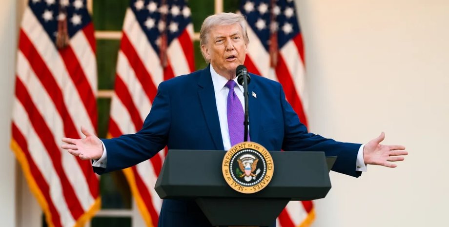 Дональд Трамп на трибуне